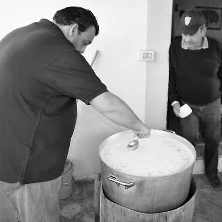 Agriturismo Vultaggio Farm stay Guarrato